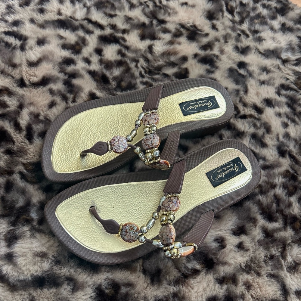 Women's Brown Size 7.5 Y2K Beaded Sandals